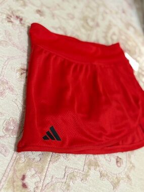adidas NWT red skort